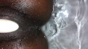 Wet pussy in the tub