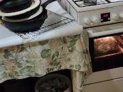 Roast chicken in the oven. 10/16