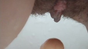 ЗОЛОТОЙ ДОЖДЬ И ЧЛЕН В КИСКЕ КРУПНЫМ ПЛАНОМ