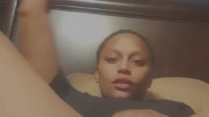 Ebony pussy play