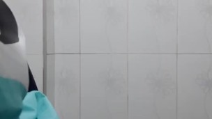 Me masturbo solo en casa