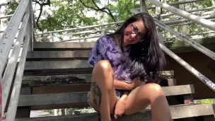 Walking around my city while I get naughty and end up squirting on the boulevard del rio From Cali