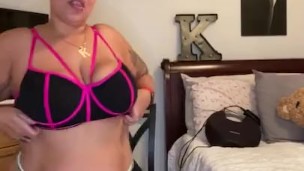 Fat ass Mixed Bitch shaking all this ass