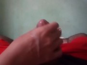 Hace acabar a su hombre en 3 minutos con una paja deliciosa abundante semen 