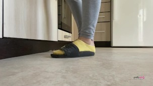 Candid Kitchen Small Feet Tease Yellow Socks Trailer
