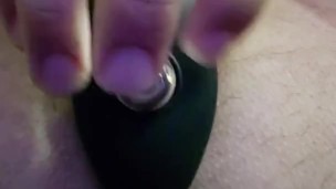 Vibrating anal beads