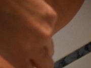 Pretty woman shaves her pussy 5/16