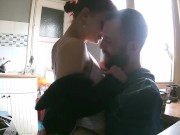 1 heure de jeu devant la cam ! Pipe, baise, double pénétration & petit bonus à la fin ! 3/16