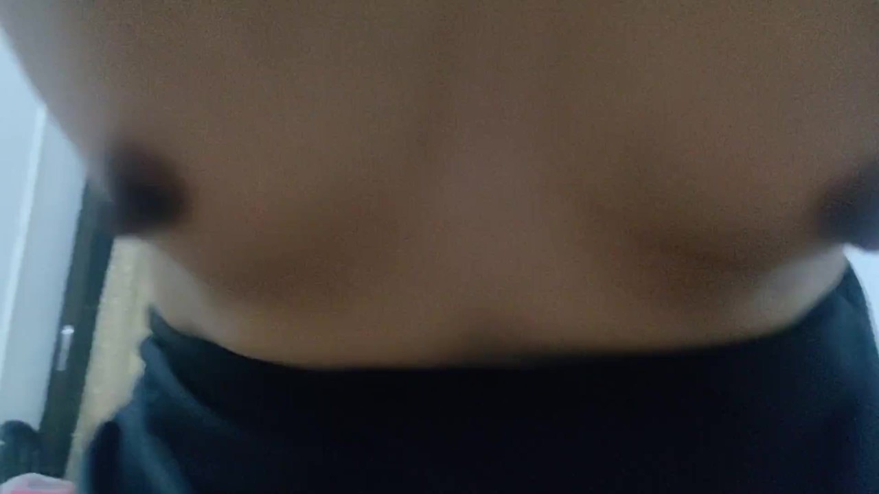 帮小奶狗打飞机射在腿上啦 - Vidéo de sexe gratuite - RedTube