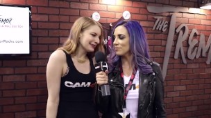 Pornstar Jelena Jensen interviews hot girls on the tremor sex toy at Exxxotica | CAM4 Radio
