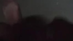 Mesero se masturba en el baño