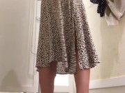 Примерочная. Возбудилась сама от себя и быстро подрочила в магазине. 2/16