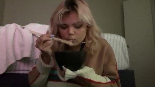 I eat two packs of ramen in one sitting(unedited)