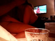 TRIO AVEC ESCORTE À L'HÔTEL MA FEMME GOÛTE À LA CHATTE POUR LA PREMIÈRE FOIS FFM 3/16