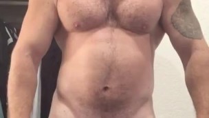 Hot Big Dick Beefy Bodybuilder Naked Flexing. Cocky Musclebear Alpha OnlyfansBeefBeast Sexy Bear