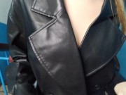 Я подрочила его член в подъезде, пока родители дома - От первого лица  2/16