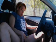 Rubia hace una mamada a un extraño en el estacionamiento del parque 16/16