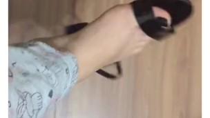 @tici_feet IG ticii_feet ticii feet tici feet dangling black sandal (preview)