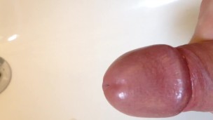 One more solo male cumshot (10 squirts of cum)