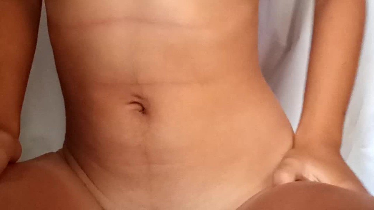 NOVINHA da BUCETINHA PERFEITA se masturbando cheia de TESÃO - RedTube