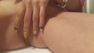Video rapido antes de darme una ducha, estoy tan mojada por dentro