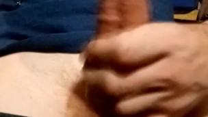 Amateur loves to cum on camera 