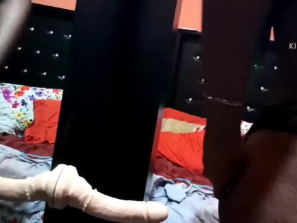 Me cansé de esperar a que alguien me follara y me divertí yo sola 