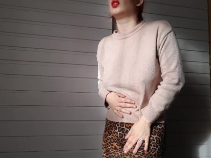I am your date with a fart fetish and I'm farting in your face