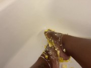 Squeezing Cupcakes - Screenshot 15 of 16 - Toes