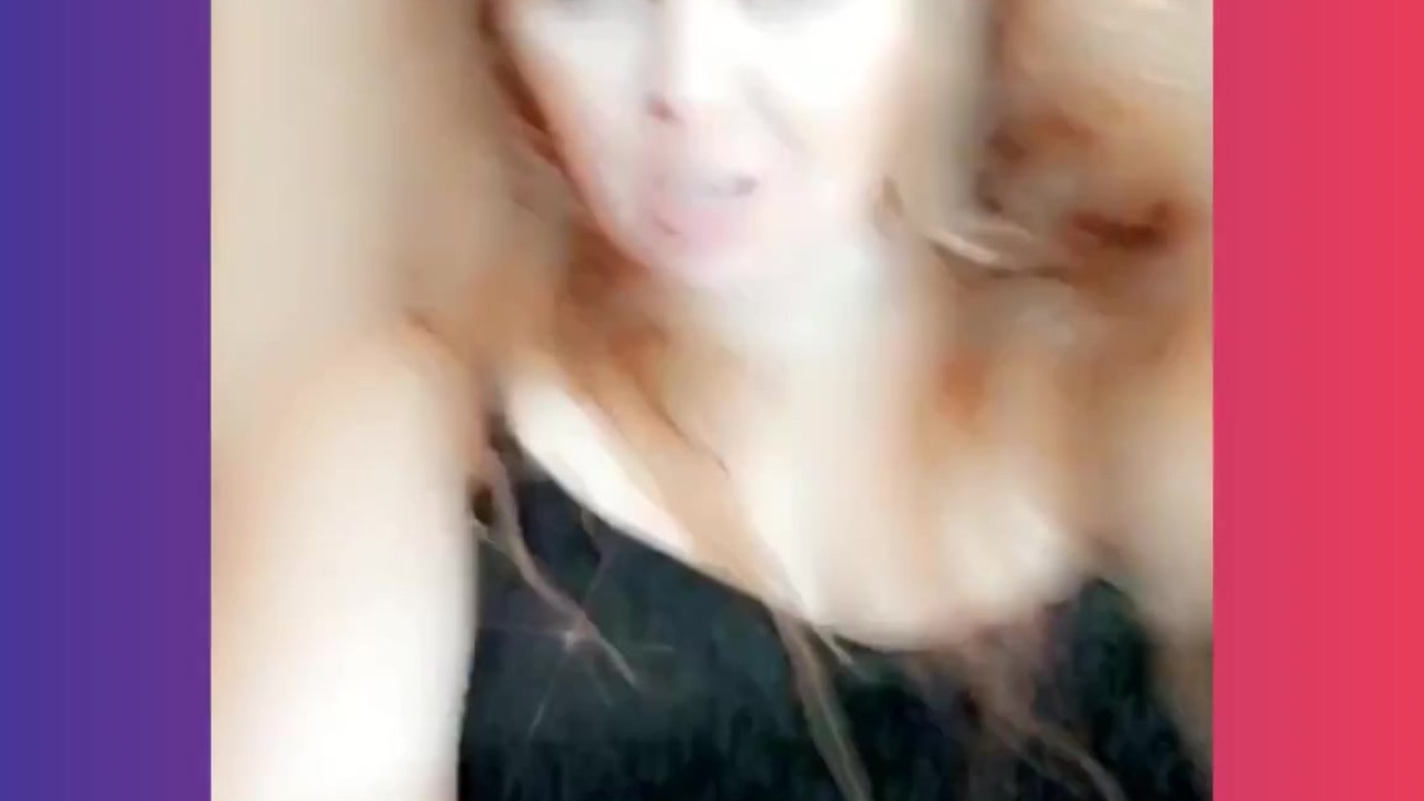 Buceta piscando em um filtro Snapchat - Vídeo de sexo grátis - RedTube
