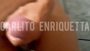 DANDO AQUELA ALIVIADA NO BANHEIRO