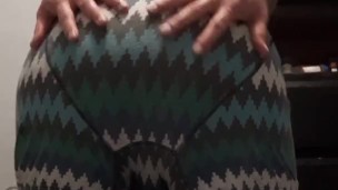 I love to keep an anal plug in my ass(a lil anal tease)