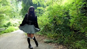 【Accident】Honoka suddenly encounters a hunter during an outdoor exposure.