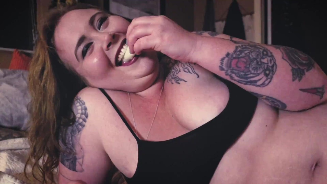 Lo-Fi Stoner BBW Goddess Golly Bells Slow-Mo Belly Play and Feeding - Free Sex Video - RedTube