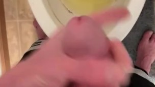 Rjohnson1226- Huge cumshot all over toilet