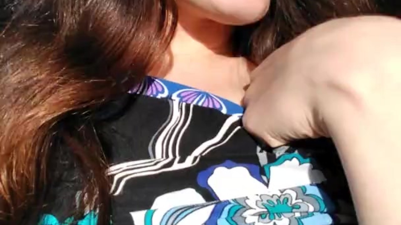 Pinkmoonlust Public Flashes ONE NIPPLE in a Very Bad Place While Talking Nervously & Looking Scared - Darmowe seks wideo - RedTube
