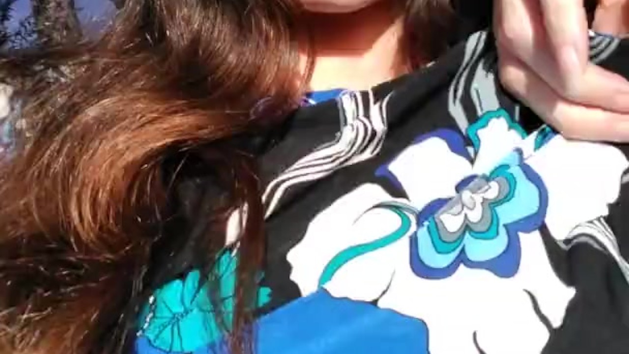 Pinkmoonlust Public Flashes ONE NIPPLE in a Very Bad Place While Talking Nervously & Looking Scared - Darmowe seks wideo - RedTube