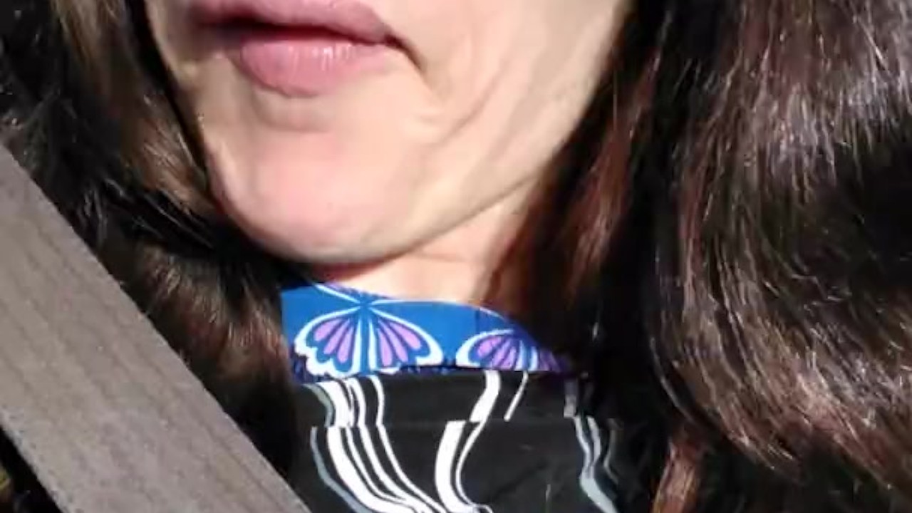 Pinkmoonlust Public Flashes ONE NIPPLE in a Very Bad Place While Talking Nervously & Looking Scared - Darmowe seks wideo - RedTube