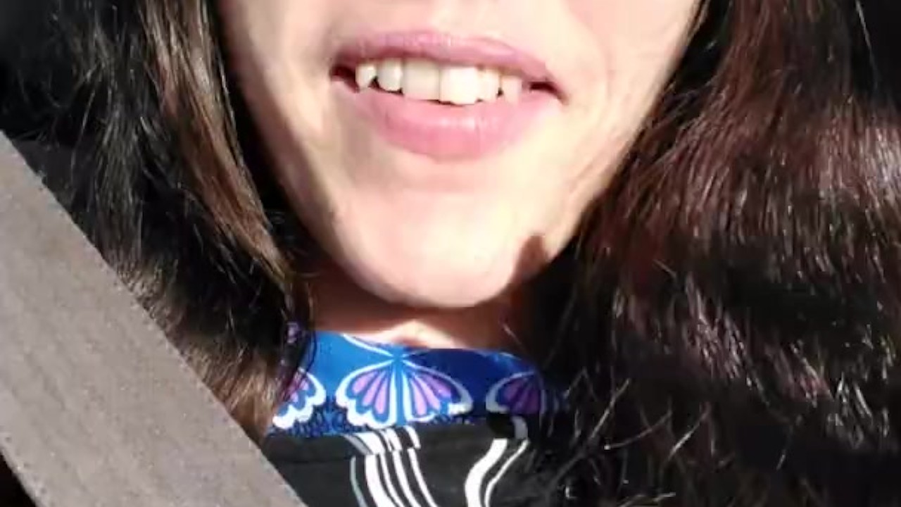 Pinkmoonlust Public Flashes ONE NIPPLE in a Very Bad Place While Talking Nervously & Looking Scared - Darmowe seks wideo - RedTube