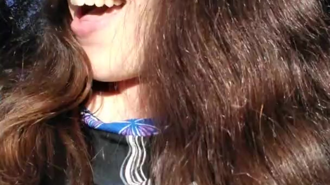 Pinkmoonlust Public Flashes ONE NIPPLE in a Very Bad Place While Talking Nervously & Looking Scared - Darmowe seks wideo - RedTube