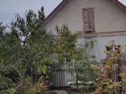 I dig a hole for autumn garbage. 15/16