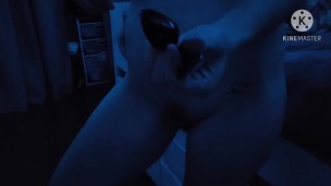 Watch me put my plug in 
