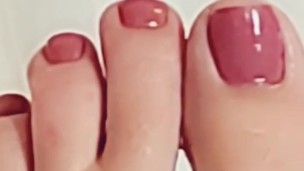 Pretty Toes at your disposal 