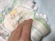 001 寝転がっておむつにおもらし。膨らんだおむつが良い感じ（パンパース） - Screenshot 13 of 16 - Pee