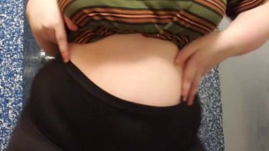 Thicc College Girl Twerks in Spandex in Dorm Bathroom