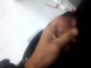 Ecuatoriano se hace paja 