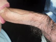 Cogemos en el mirador de la ciudad en la noche (4K) 8/16