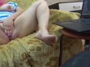 Смотрю порно сводной сестры и мастурбирую свою пизду 14/16