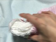 002 オヤスミマンでおもらし！ピンクの柄が可愛いおむつ - Screenshot 15 of 16 - Abdl