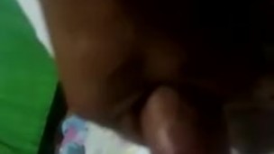 Colombiano en su cuarto se masturba